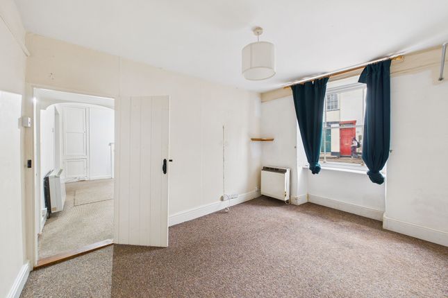 Flat 1, 80 High Street, Crediton photo 4