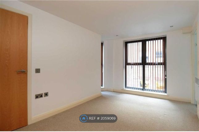 Flat to rent in New Court, Nottingham