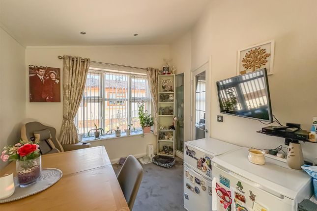 26 Red River Country Park, Kingsmans Farm Road, Hockley photo 4