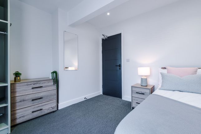 1, Capricorn Way, Salford photo 4