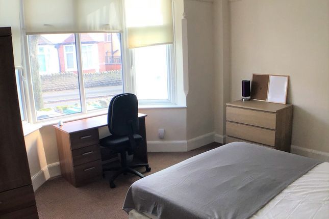 190, Rolleston Drive, Nottinghamshire photo 3
