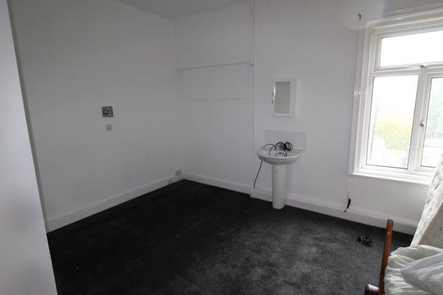 Thumbnail Room to rent in Bolton Road, Bury