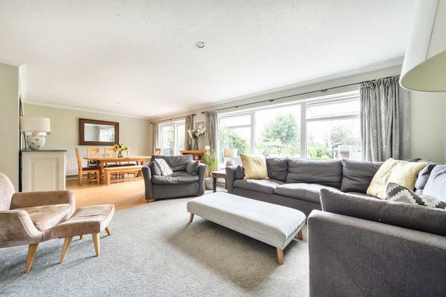 3, Chestnut Close, Hampshire photo 4