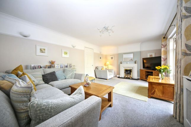 34 Castle Hill Park, Wigan photo 3