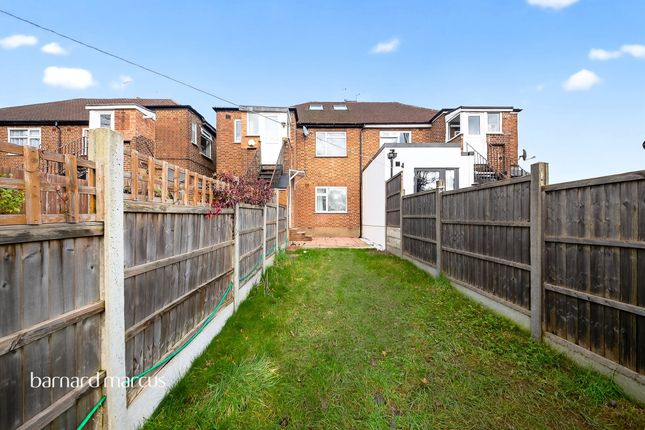 12, Marlborough Close, London photo 4