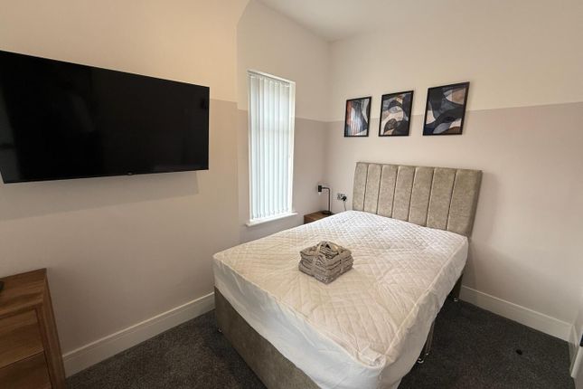 Room 4, 36, Barthomley Road, Stoke-On-Trent photo 2
