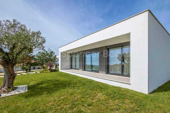 Detached house for sale in Usseira, Leiria, Portugal