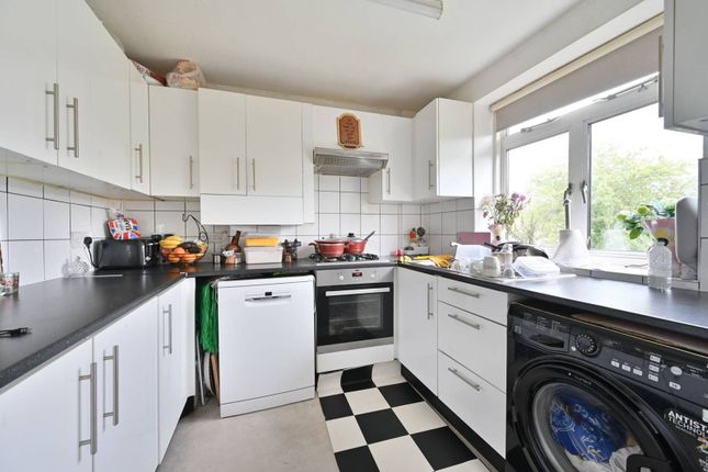 Thumbnail Flat for sale in Charterhouse Avenue, North Wembley, Wembley