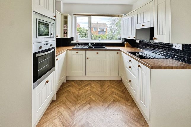 32, Aston Way, Newcastle Upon Tyne photo 4