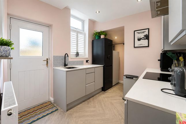 24, Irlam Avenue, Manchester photo 4