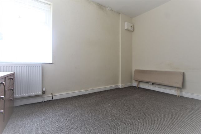 Flat 4, Nathan House, Rhymney, Tredegar photo 4