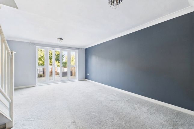 8, Fordwich Drive, Rochester photo 2