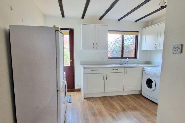 9, All Saints Close, Wokingham photo 3