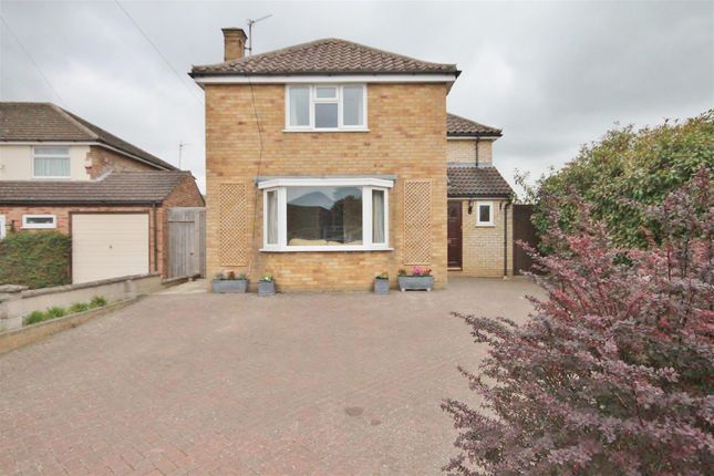 Thumbnail Detached house to rent in Benmead Road, Kidlington