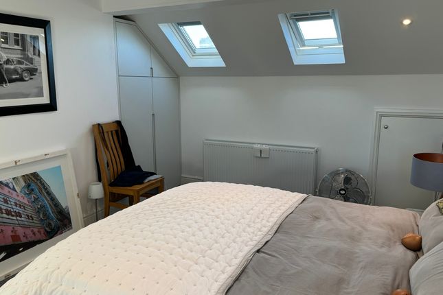 Flat to rent in Gilstead Road, First Floor Flat, Fulham, London