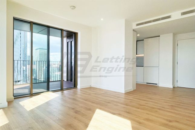 Flat to rent in Marsh Wall, London