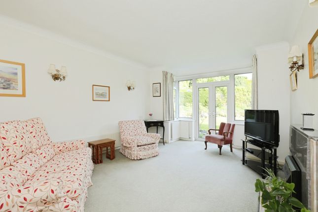 2, Dobcroft Close, South Yorkshire photo 4