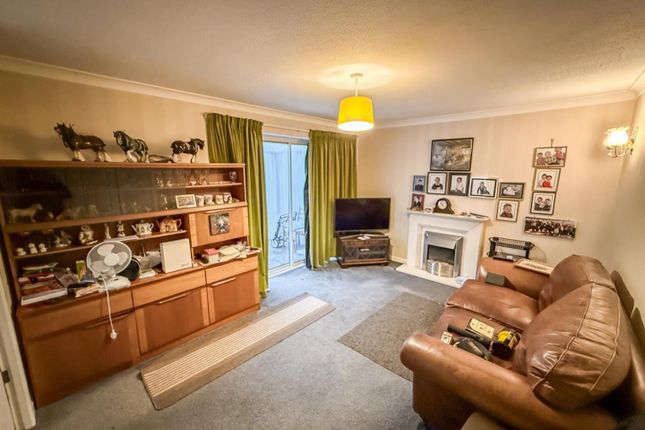 9, Ripon Gardens, Buxton photo 2