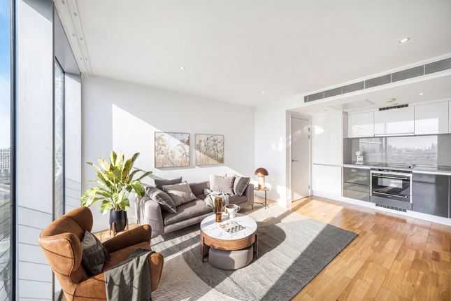 Flat 1609, Landmark East Tower, 24, Marsh Wall, London photo 4