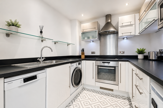 Oceana Boulevard,Flat 34, Briton Street, Southampton photo 3