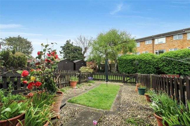 50, Orchard Mead, Leigh-on-Sea photo 4