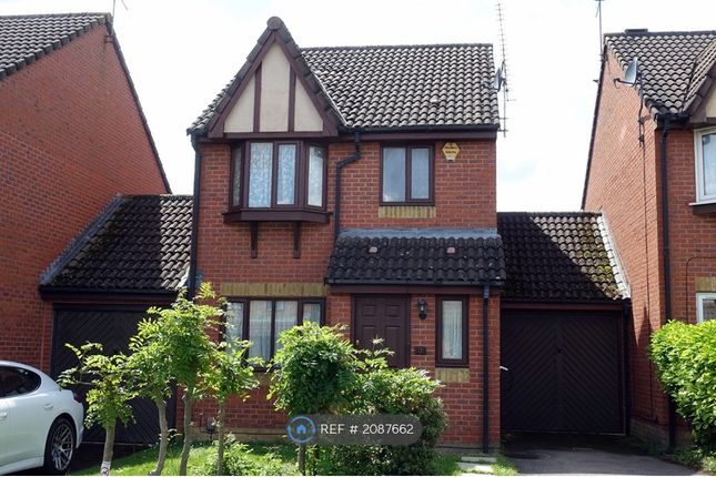 Thumbnail Semi-detached house to rent in Regent Close, Lower Earley, Reading