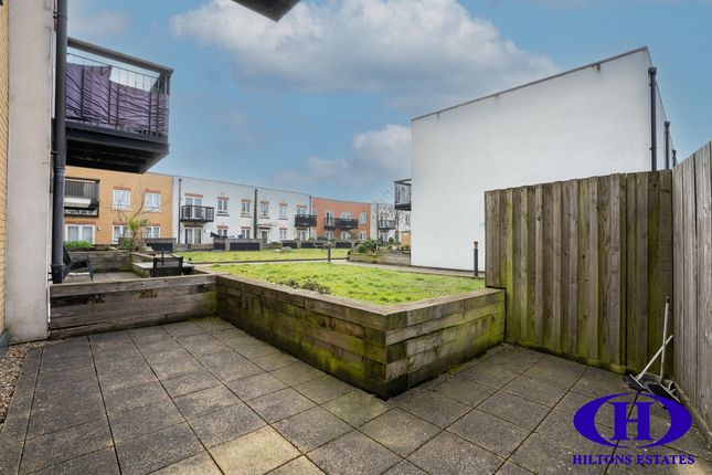 117 Featherstone Court, Dudley Road, Southall photo 4