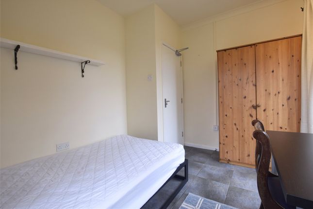 Room 1, 56, Albemarle Gate, Gloucestershire photo 4