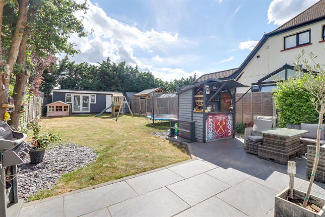 50, Olive Avenue, Leigh-on-Sea photo 2