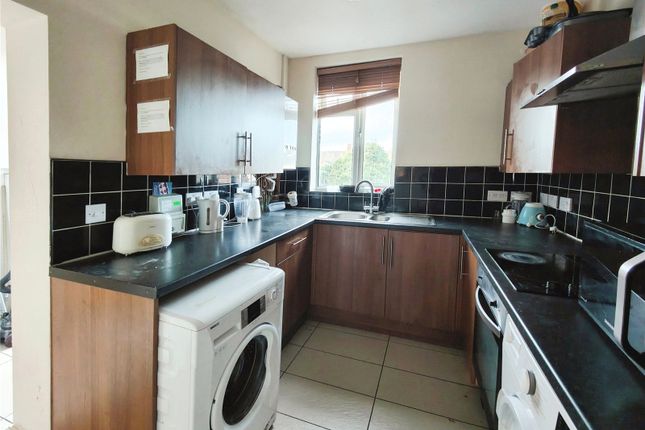 48, Rothersthorpe Road, Northamptonshire photo 3