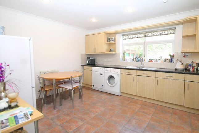 3, Bedford Close, Woking photo 4