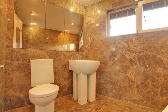 Room 5, 31, Princes Court, London photo 4