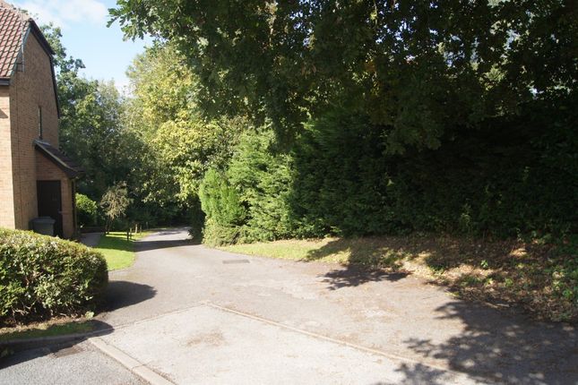 2-bed flat on 22, Linton Close, Tadley, Hampshire, £1,150/mo