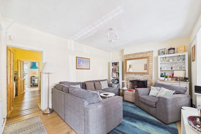 41 Richmond Road, Towcester photo 3