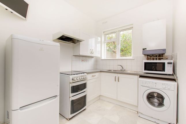 1-bed flat on Glycena Road, Shaftesbury Estate, £2,100/mo