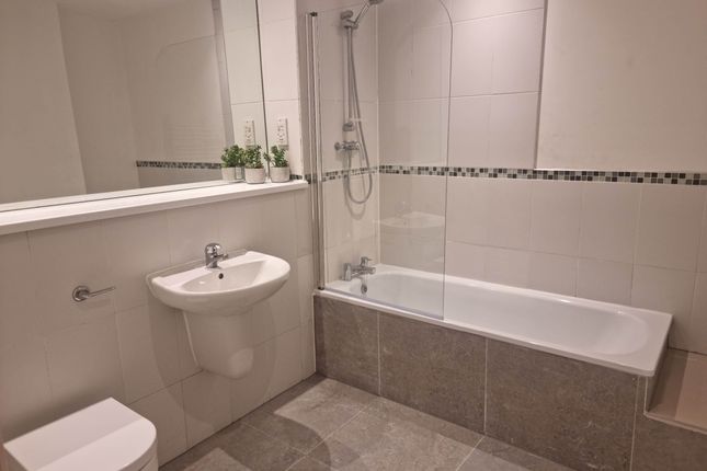 Apartment 8, 10 Upper Maudlin Street, Bristol photo 2