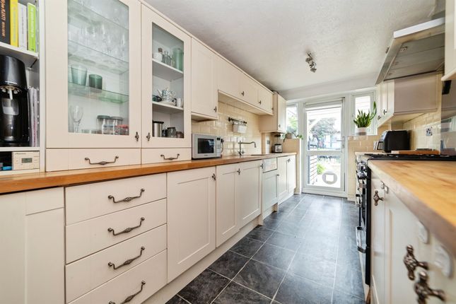 10, South Close, Baldock photo 2