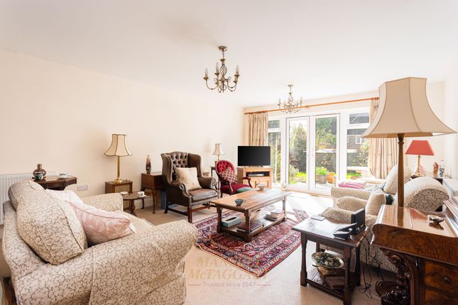 16 Birch Grove, East Grinstead photo 4