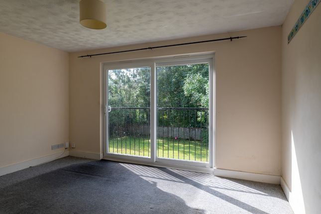 74, Thundersley Park Road, Benfleet photo 3
