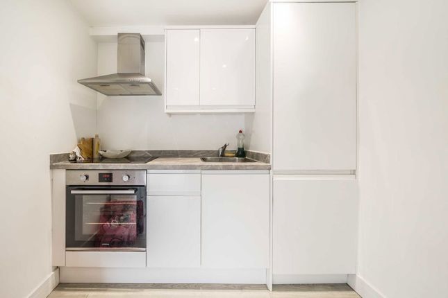 Flat 1, 262, Regents Park Road, London photo 2