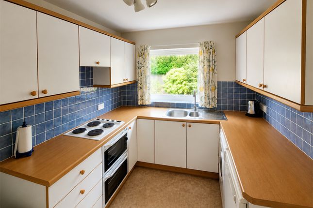 5, Mariners Court, Lymington photo 4