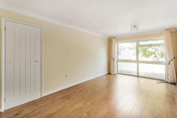 30, Hyde Heath Court, Crawley photo 4
