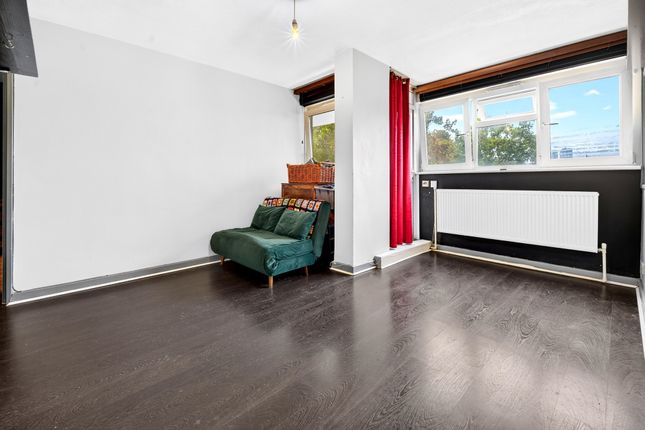 Flat 370 Fellows Court, Weymouth Terrace, Greater London photo 2
