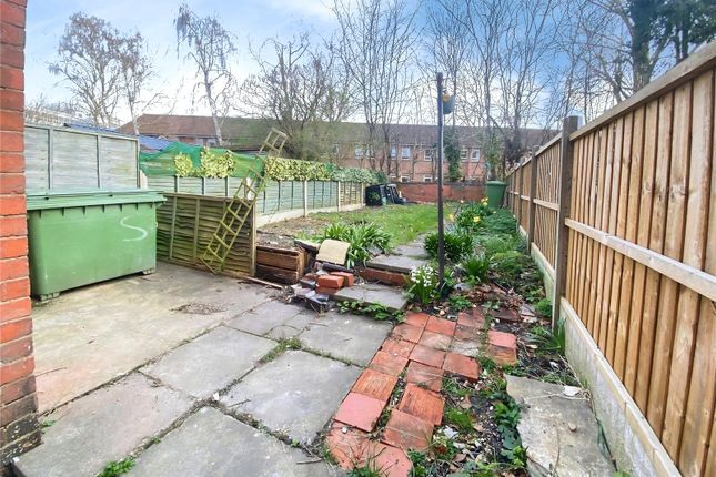 Room 3, 138, Heath End Road, Warwickshire photo 5