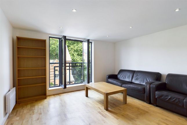 Flat for sale in Bow Connection, 85 Fairfield Road