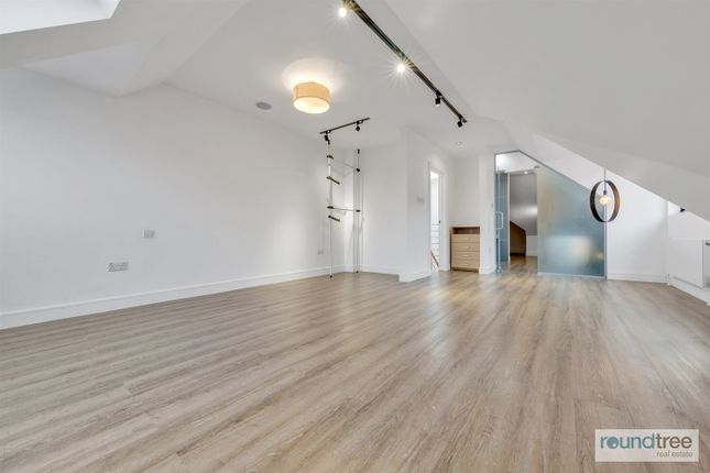 67a, The Ridgeway, Golders Green photo 3