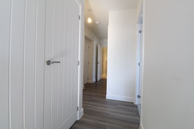 Flat 12 Compass House, 1, Marina Walk, Colchester photo 5