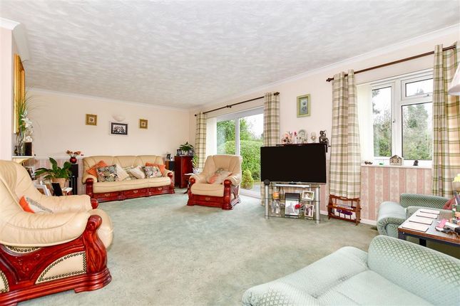 Thumbnail Property for sale in Hampson Way, Bearsted, Maidstone, Kent