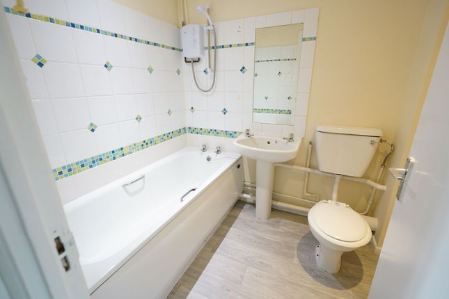 29 Hove Close, Grays photo 5