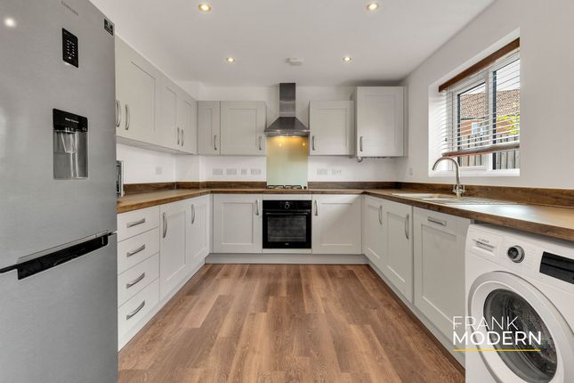8 Wincanton Way, Bourne photo 3